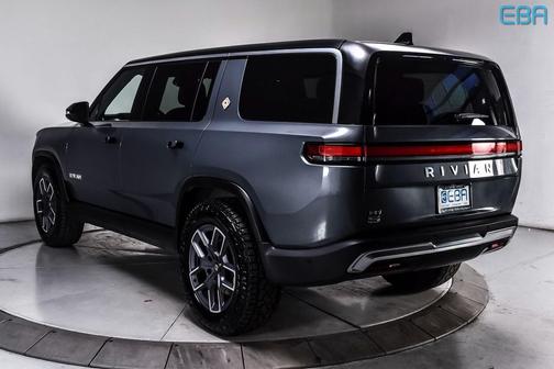 2024 Rivian R1S Adventure