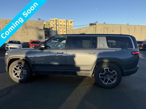 2024 Rivian R1S Adventure