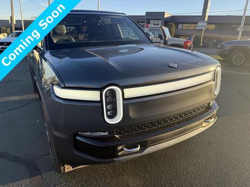 2024 Rivian R1S Adventure
