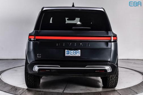 2024 Rivian R1S Adventure