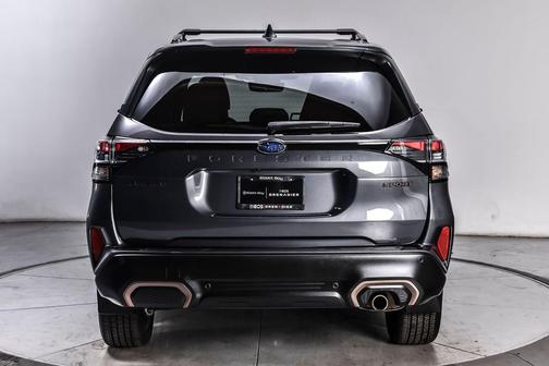 Magnetite Gray Metallic 2025 Subaru Forester Sport