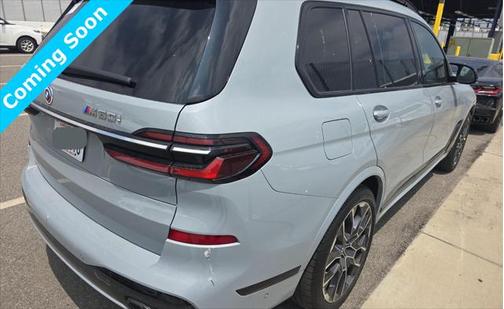 2023 BMW X7 M60i