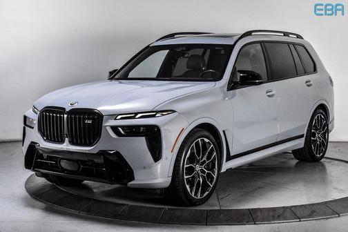 2023 BMW X7 M60i