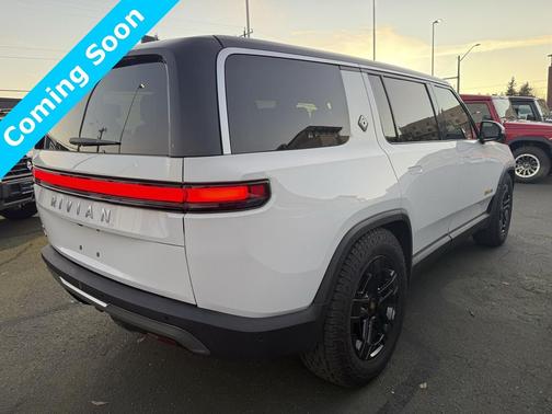2023 Rivian R1S Adventure