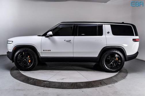 2023 Rivian R1S Adventure