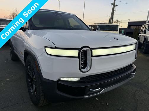 2023 Rivian R1S Adventure