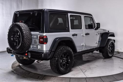 Silver Zynith Clearcoat 2024 Jeep Wrangler 4xe Willys