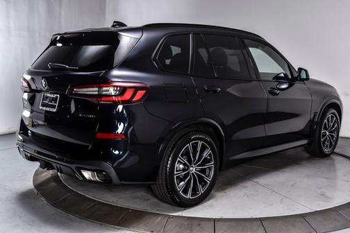 Carbon Black Metallic 2023 BMW X5 xDrive40i