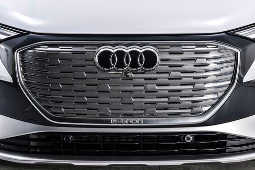 Glacier White Metallic 2024 Audi Q4 e-tron Premium Plus 50 quattro