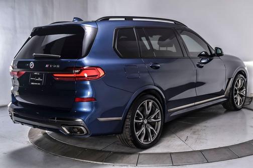 Phytonic Blue Metallic 2022 BMW X7 M50i