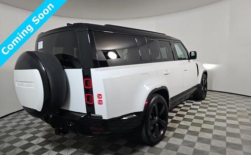 2025 Land Rover Defender 130 P400 X-Dynamic SE