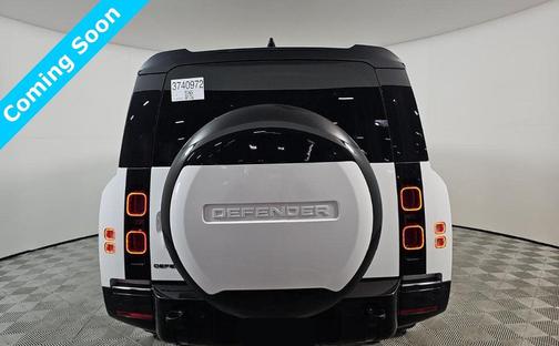 2025 Land Rover Defender 130 P400 X-Dynamic SE