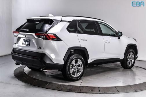 2025 Toyota RAV4 Hybrid LE