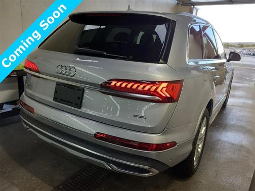 2022 Audi Q7 55 Premium Plus
