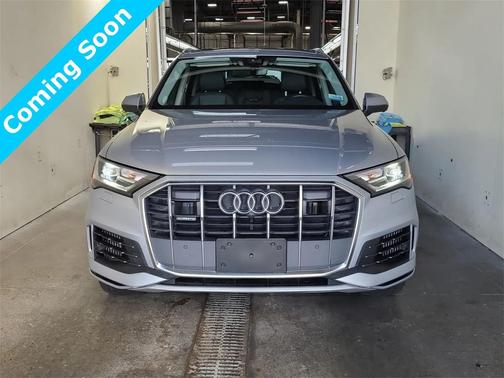 2022 Audi Q7 55 Premium Plus