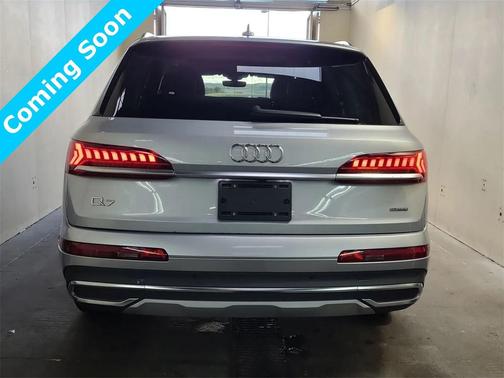 2022 Audi Q7 55 Premium Plus