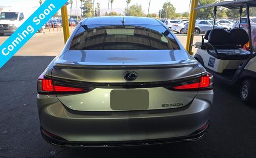 2024 Lexus ES 300h F SPORT Handling