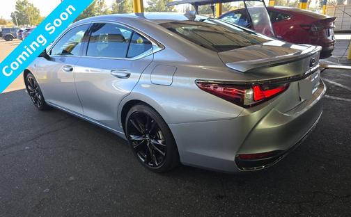 2024 Lexus ES 300h F SPORT Handling