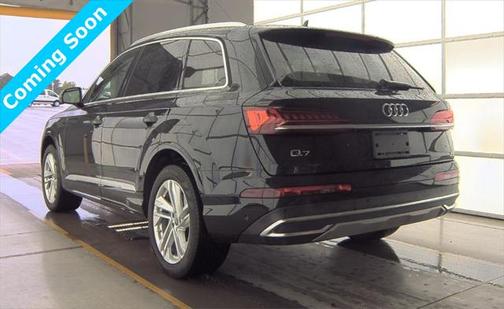 2022 Audi Q7 55 Premium Plus