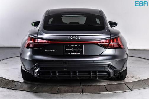 Daytona Gray Pearl Effect 2023 Audi e-tron GT Premium Plus quattro