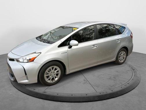 2016 Toyota Prius v Three