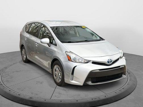 2016 Toyota Prius v Three