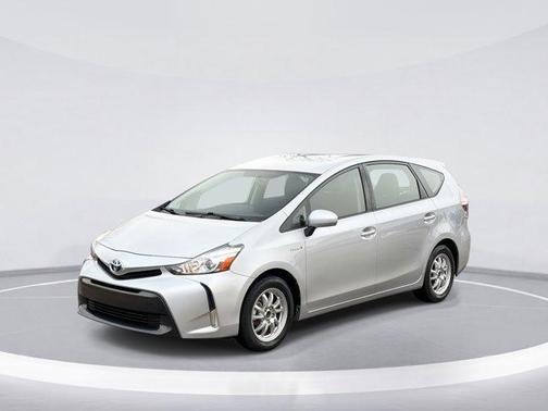 2016 Toyota Prius v Three