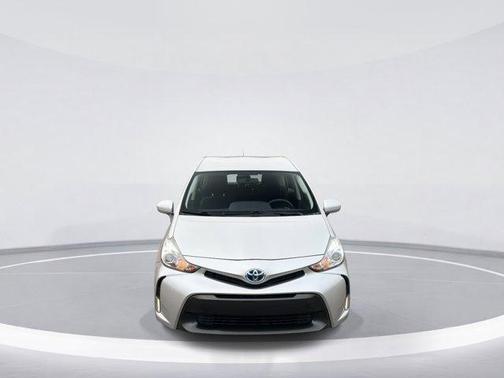 2016 Toyota Prius v Three