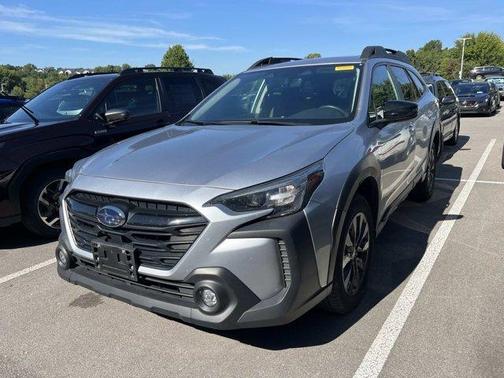 Ice Silver Metallic 2025 Subaru Outback Onyx Edition