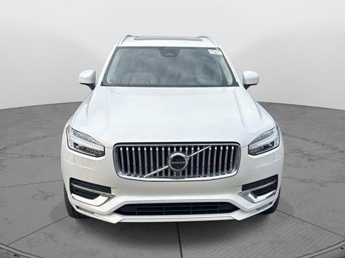 2024 Volvo XC90 B6 Plus Bright Theme 7-Seater