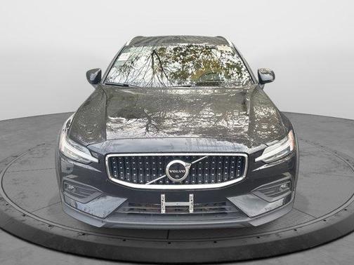 2023 Volvo V60 Cross Country B5 Ultimate