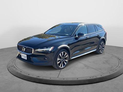 2023 Volvo V60 Cross Country B5 Ultimate