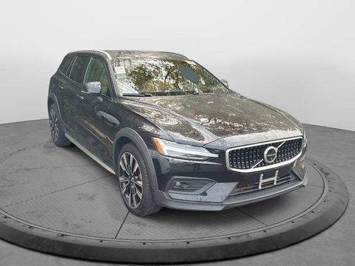 2023 Volvo V60 Cross Country B5 Ultimate