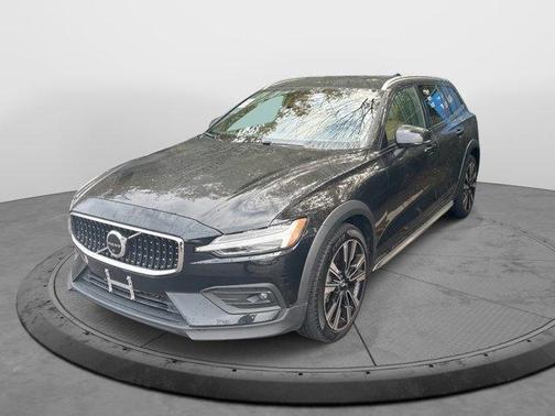 2023 Volvo V60 Cross Country B5 Ultimate
