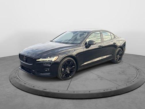 2024 Volvo S60 B5 Plus Black Edition