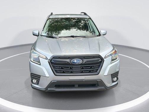 Ice Silver Metallic 2024 Subaru Forester Premium