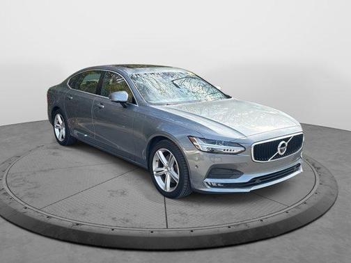 2018 Volvo S90 T5 Momentum