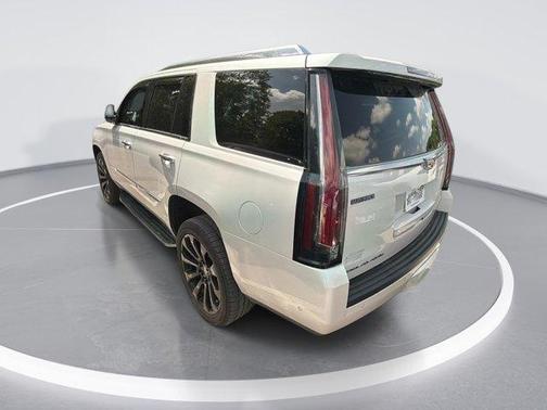 Crystal White Tri-Coat 2017 Cadillac Escalade Luxury