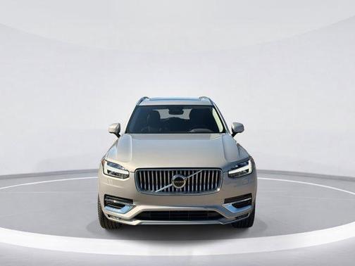 2025 Volvo XC90 B6 Plus 7-Seater