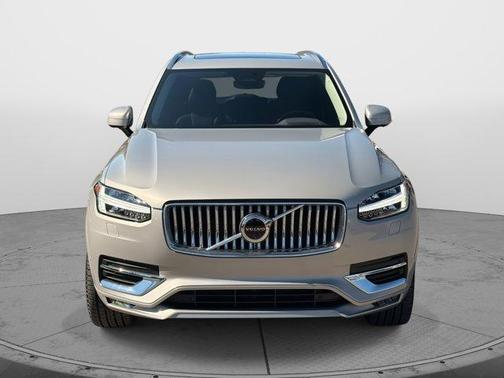 2025 Volvo XC90 B6 Plus 7-Seater