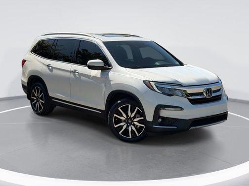 Platinum White Pearl 2021 Honda Pilot Touring 7-Passenger