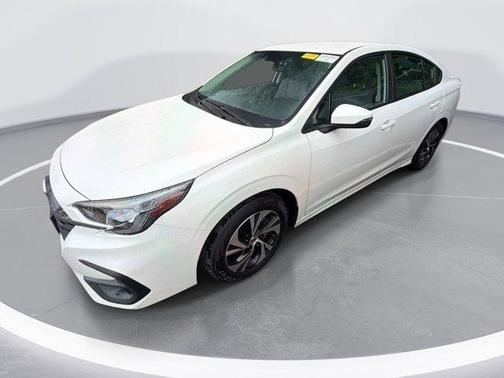 Crystal White Pearl 2025 Subaru Legacy Premium