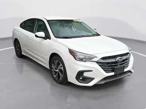 Crystal White Pearl 2025 Subaru Legacy Premium