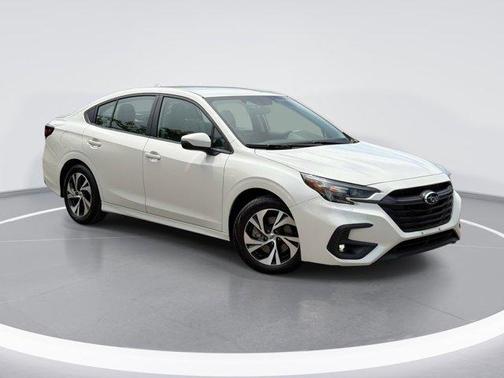 Crystal White Pearl 2025 Subaru Legacy Premium