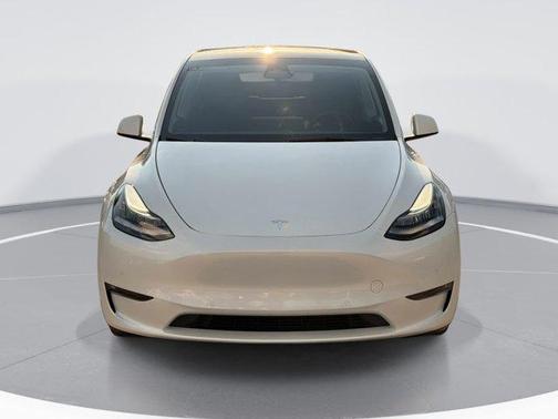 Pearl White Multi 2022 Tesla Model Y Long Range