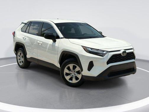 Ice 2023 Toyota RAV4 LE