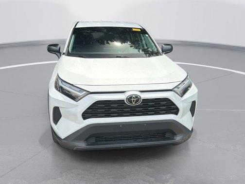 Ice 2023 Toyota RAV4 LE