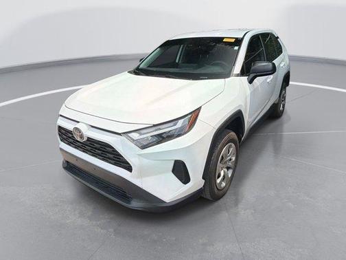 Ice 2023 Toyota RAV4 LE