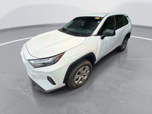 Ice 2023 Toyota RAV4 LE