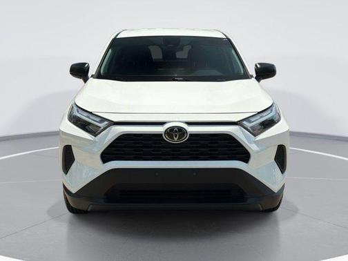 Ice 2023 Toyota RAV4 LE